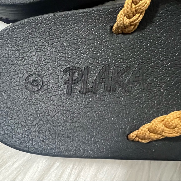 Plaka Arch Support Black Tan Granola Girl Boho Comfort Flip Flop Sandals Size 9 main image 3